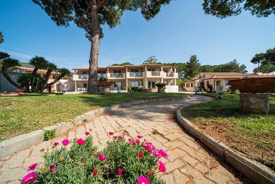 Residence Le Grazie Est Каполівері Екстер'єр фото